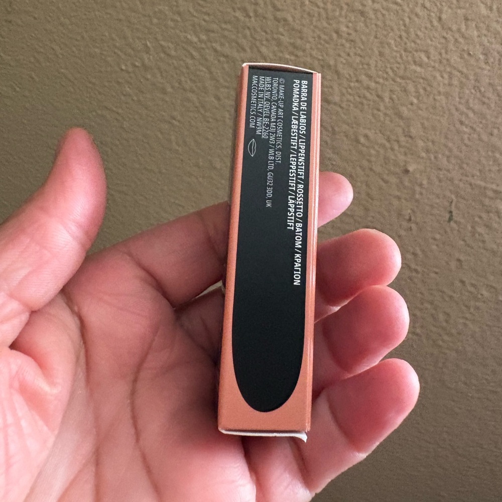 MAC Cosmetics Satin Lipstick - Sleek Satin in Peach ๐ 836 FLESHPOT Brand New - Picture 4 of 15